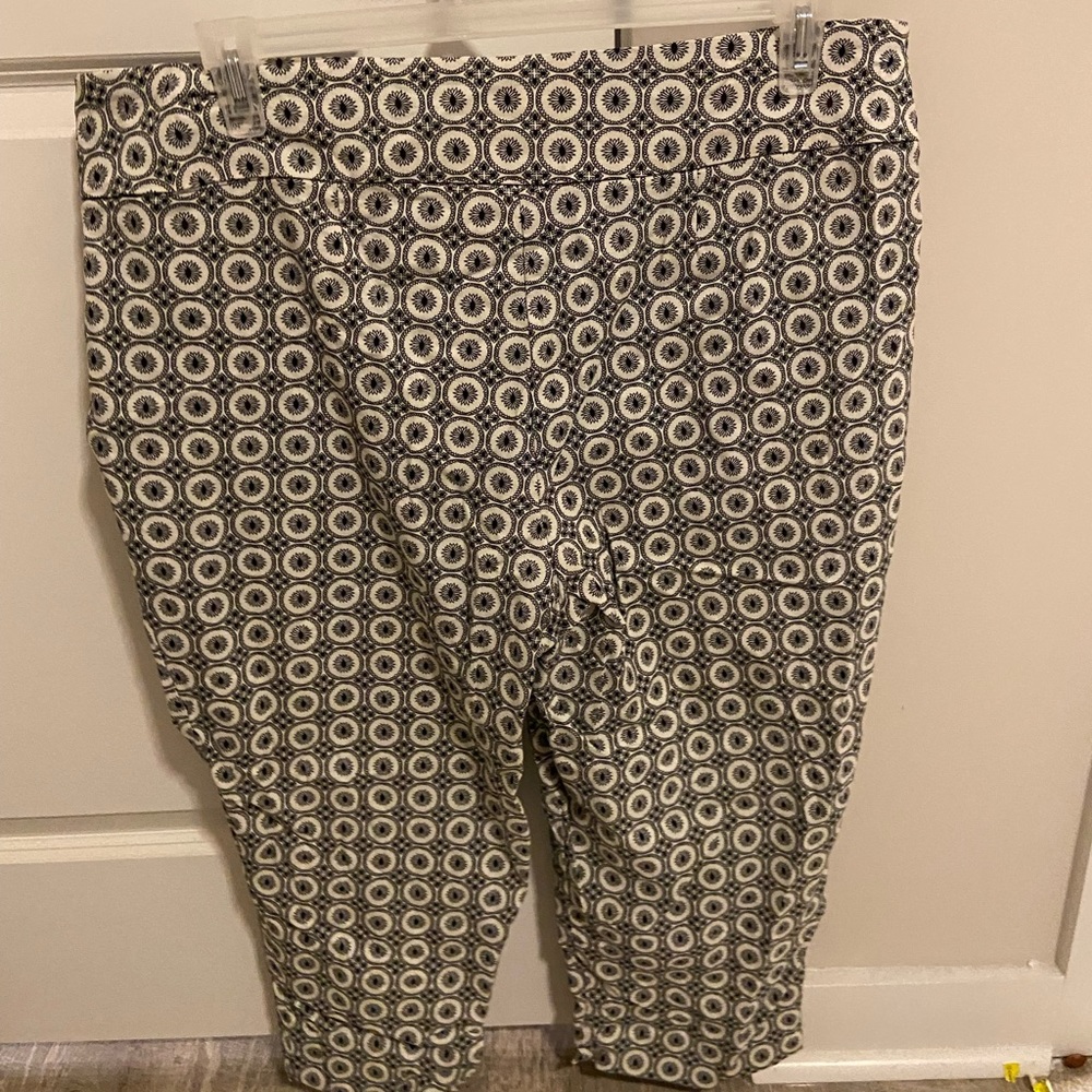 Stretchy patterned pants